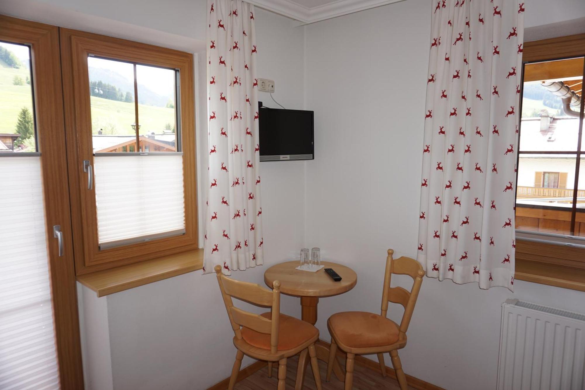 Pension & Appartements Anny Maria Alm am Steinernen Meer Esterno foto