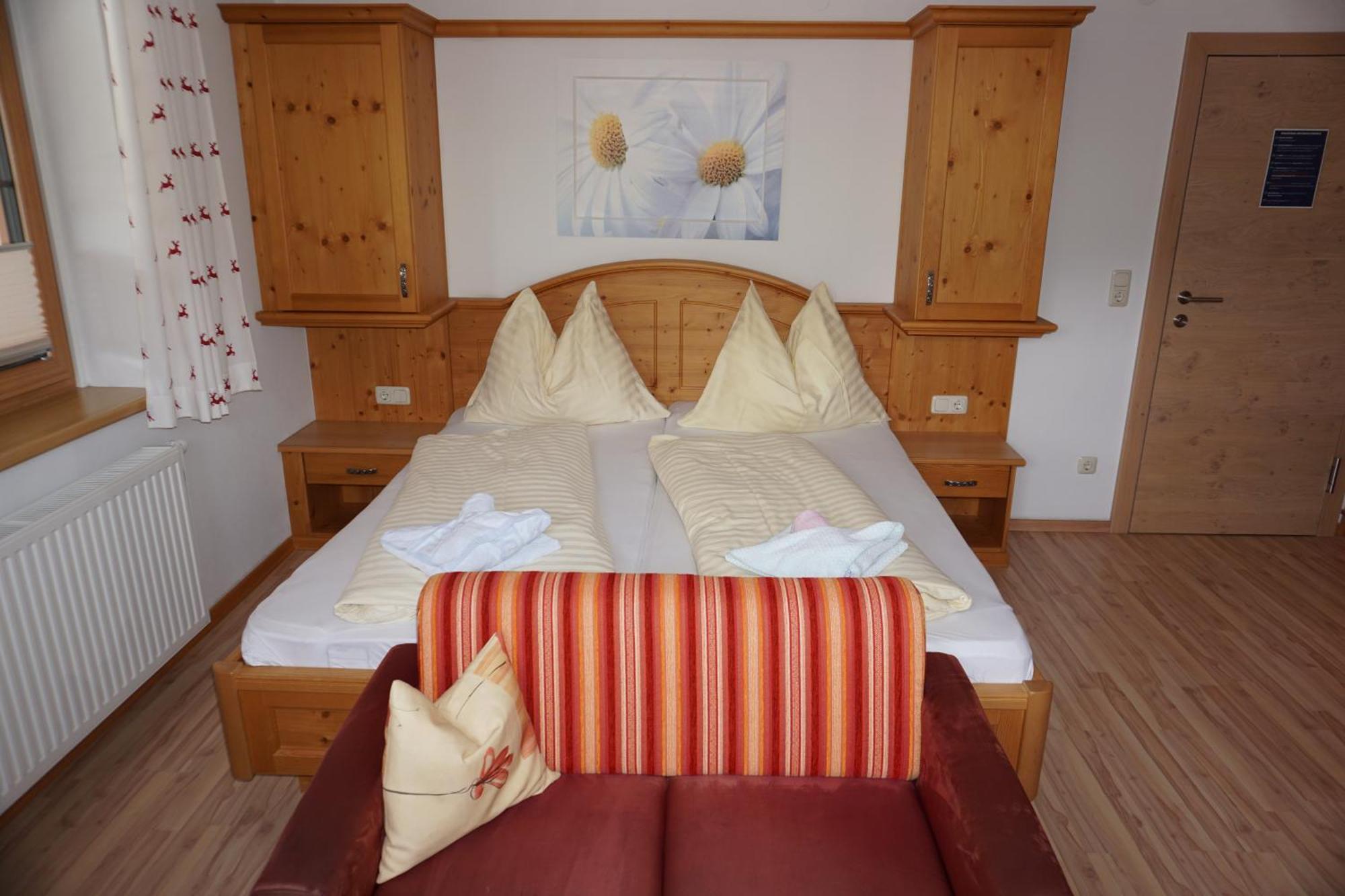 Pension & Appartements Anny Maria Alm am Steinernen Meer Esterno foto