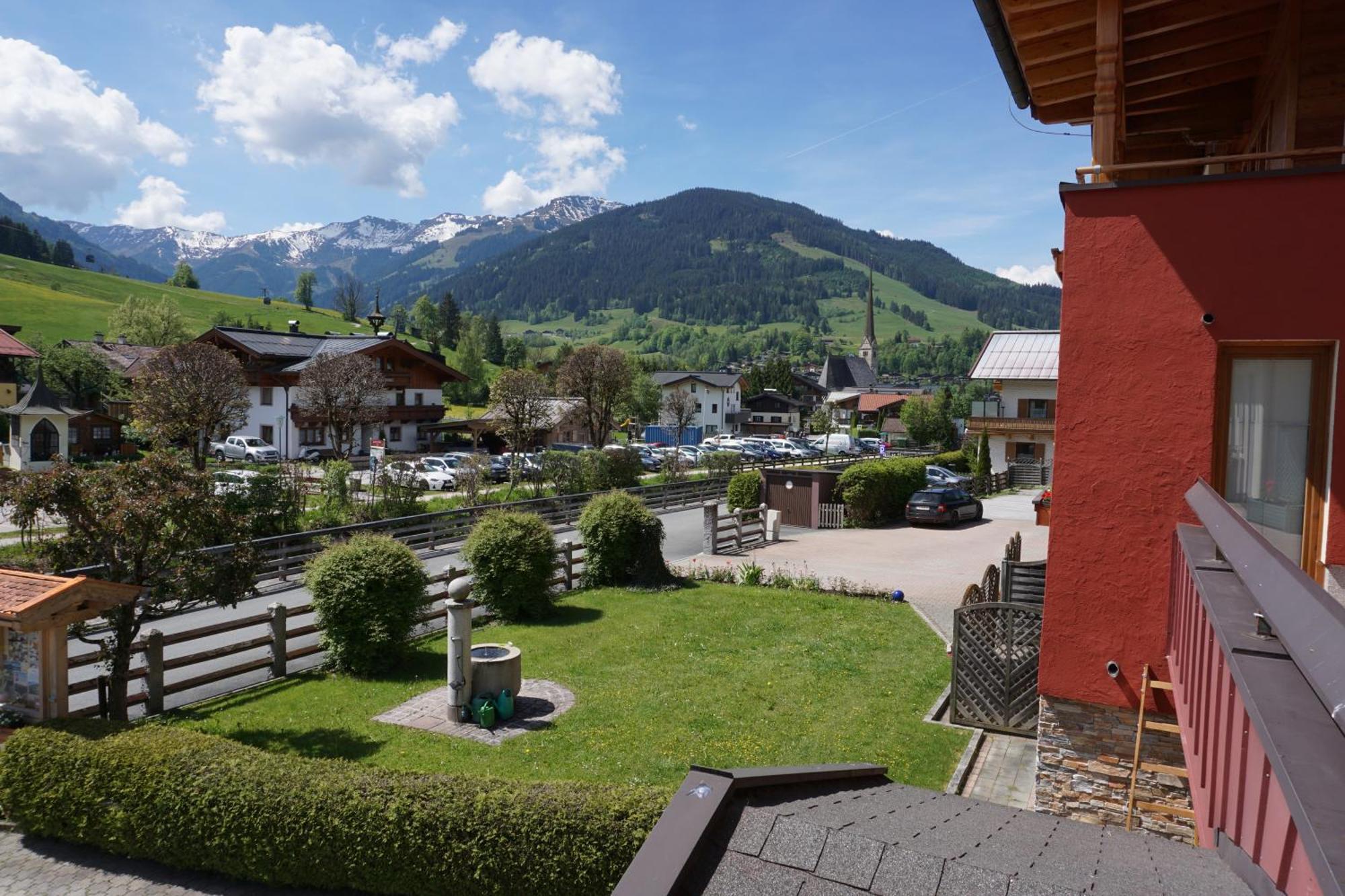 Pension & Appartements Anny Maria Alm am Steinernen Meer Esterno foto