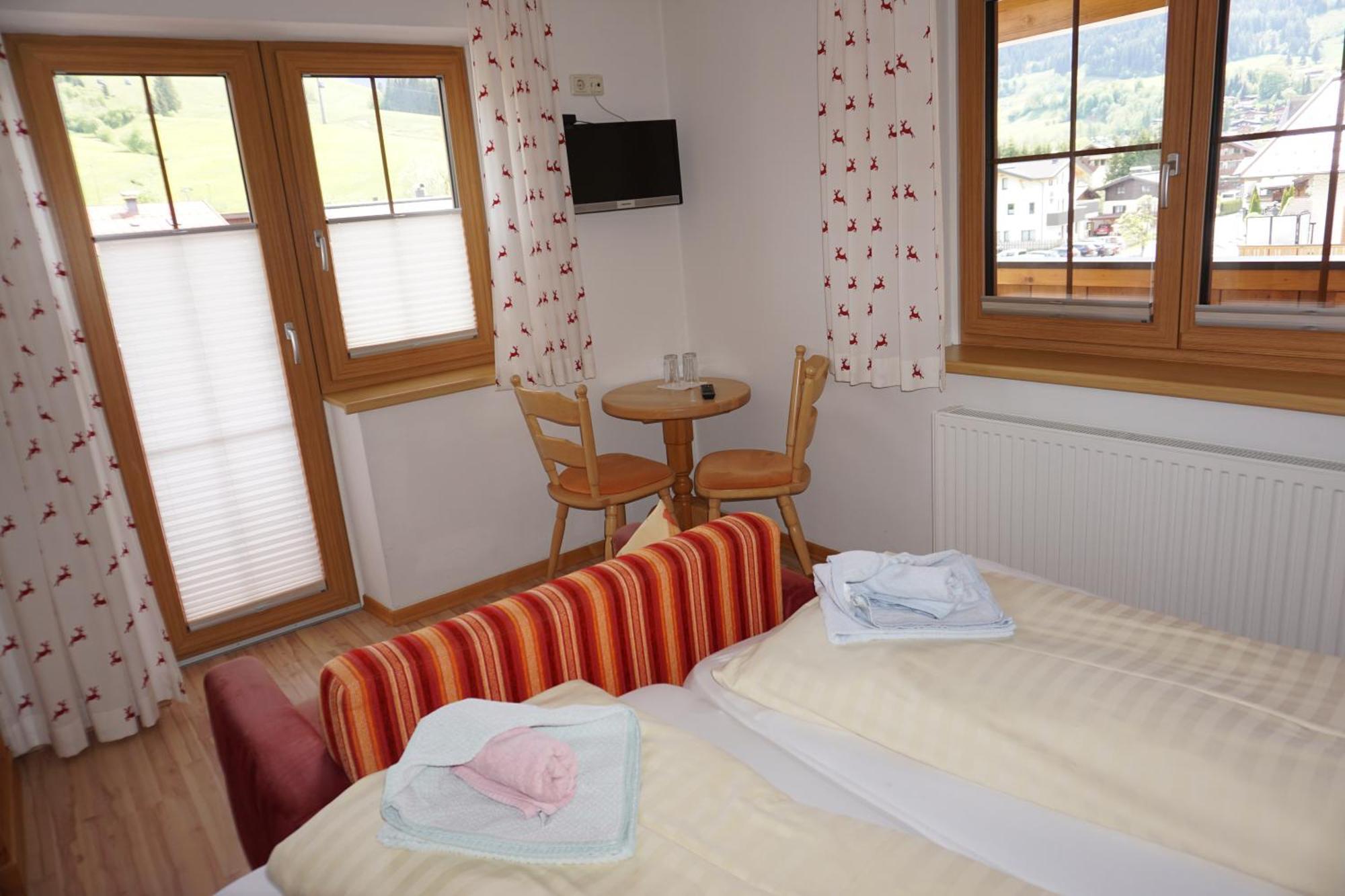 Pension & Appartements Anny Maria Alm am Steinernen Meer Esterno foto