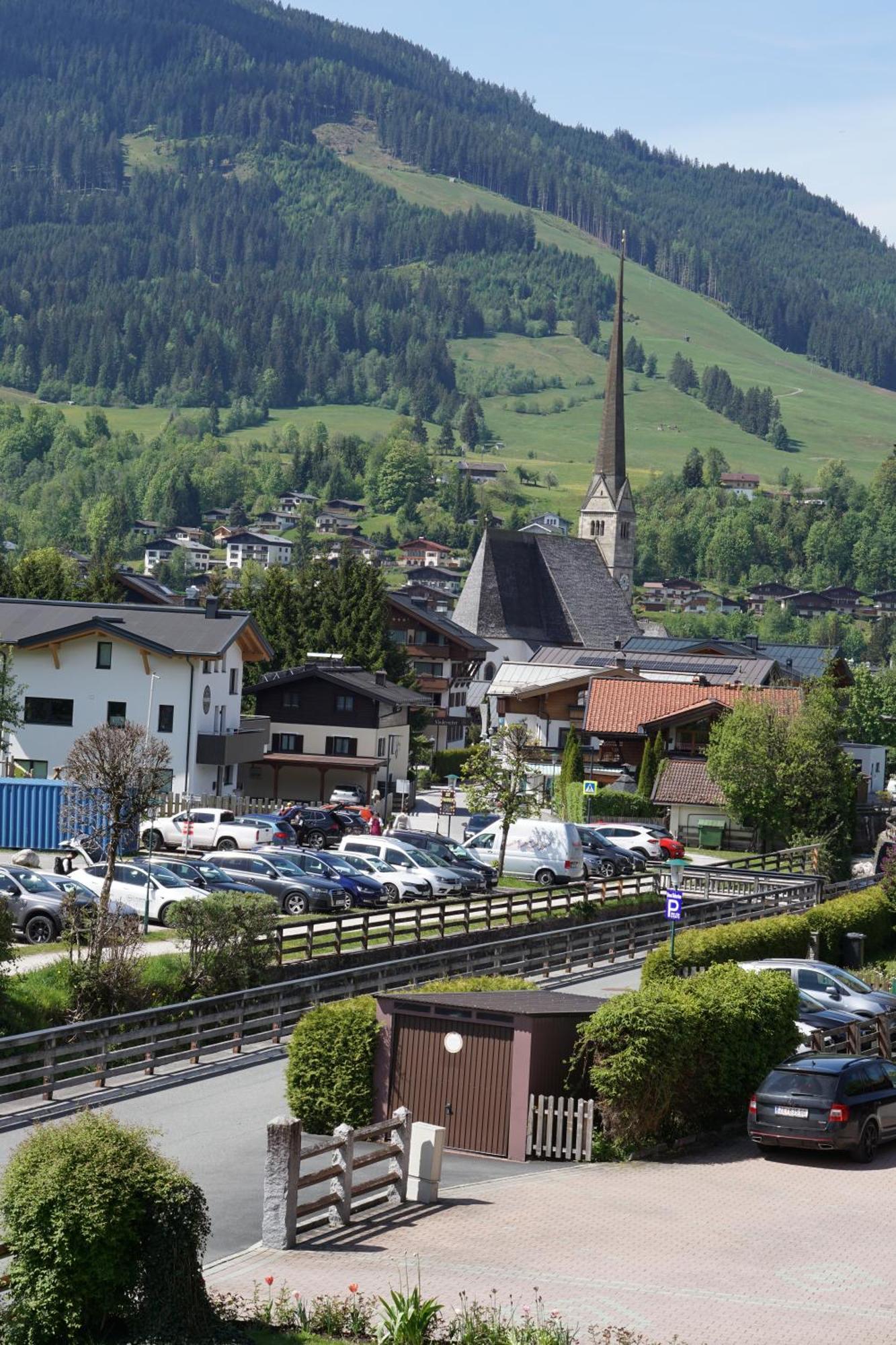 Pension & Appartements Anny Maria Alm am Steinernen Meer Esterno foto