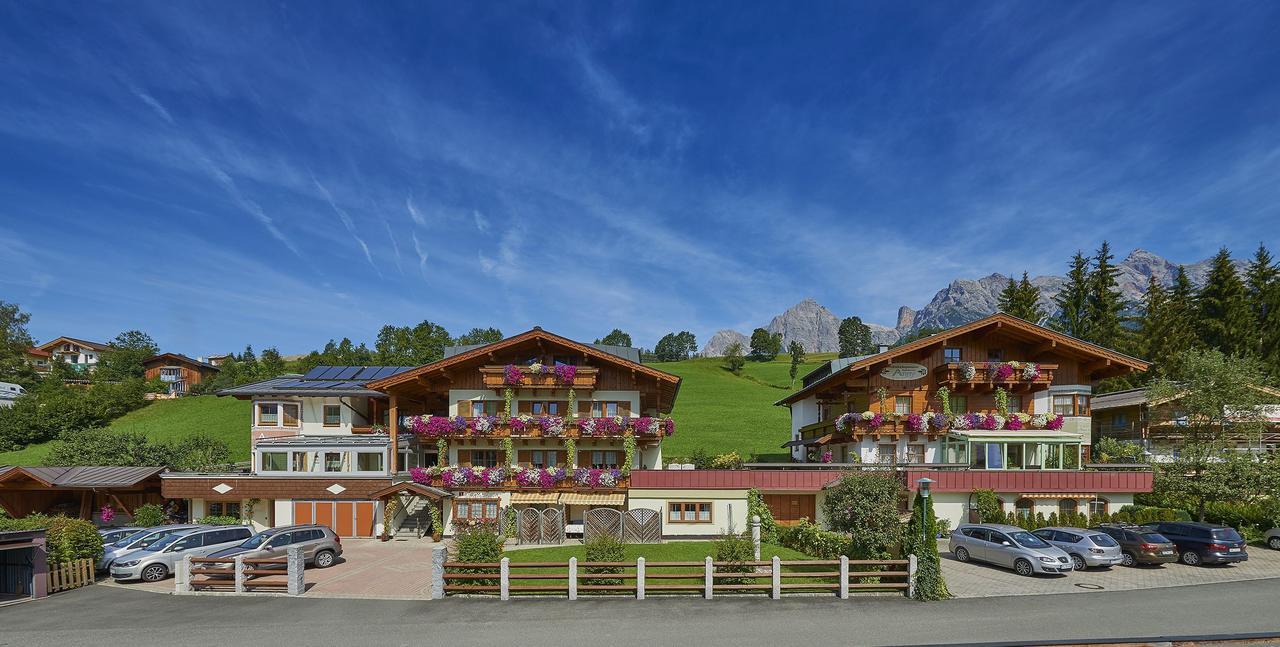 Pension & Appartements Anny Maria Alm am Steinernen Meer Esterno foto